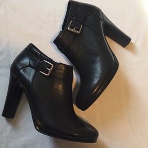 Lauren by Ralph Lauren leather booties size 5